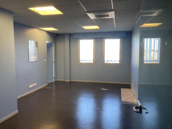 Rue St Cyrice, local commercial