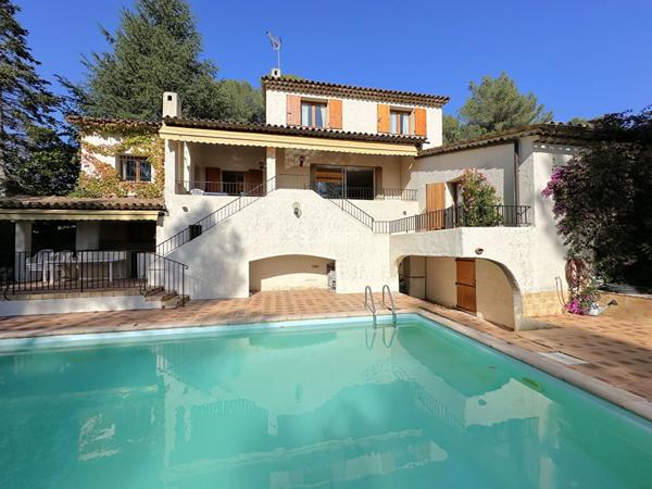 Maison Le Rouret 7 pièce(s) 197 m2