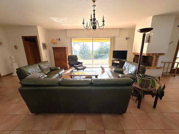 Maison Le Rouret 7 pièce(s) 197 m2