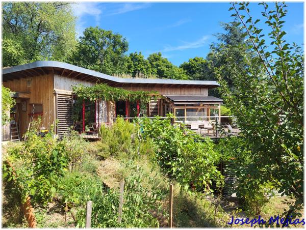 Saint-Étienne-de-Serre (07190) Saint Etienne de Serres, Maison bioclimatique 144 m², 4 chambres, terrain 700 m²