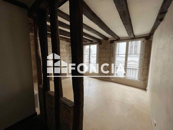 Location Studio 30.5 m² - 63 RUE DU COMMERCE Tours 37000