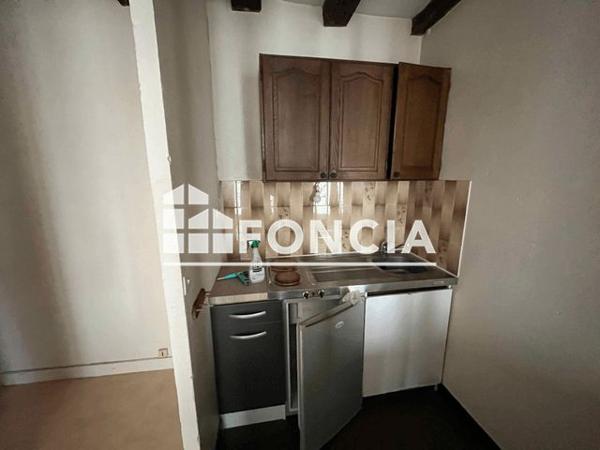 Location Studio 30.5 m² - 63 RUE DU COMMERCE Tours 37000