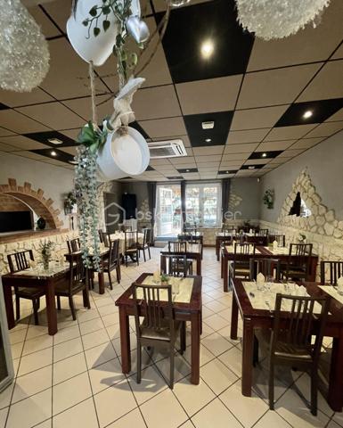 Local d activites de 226 m²