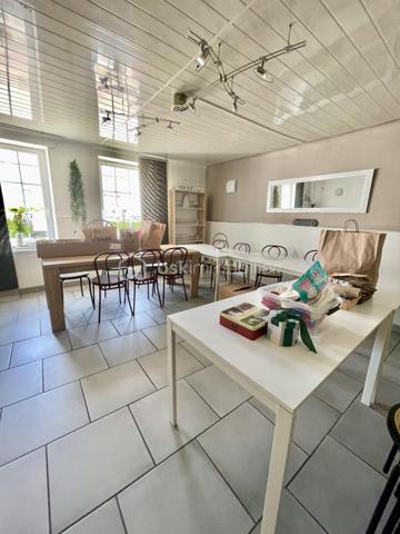 Local d activites de 226 m²