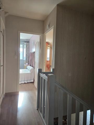 Maison 5 chambres et un bureau centre bourg
