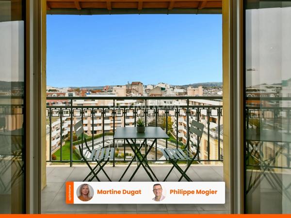 Magnifique appartement de 97 m² avec ascenseur, au 5ème étage d'un ancien hôtel de luxe avec gardien, triangle d'or à VICHY