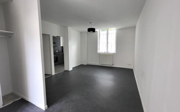 Appartement à vendre    3 pièces • 61 m2 Compiègne