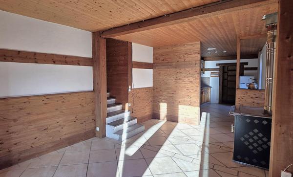 Maison de village en pierre pleine de potentiel