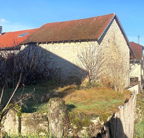 Maison de village en pierre pleine de potentiel