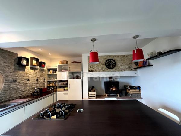 Domaine à vendre avec vue exceptionnelle à 360°, composé d'une bergerie réhabilitée, puis d'une grange et d'un kiosque à restaurer, sur 2,9 ha de terrain à LECTOURE (32)