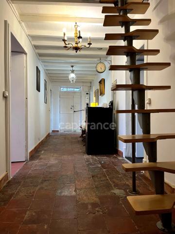 Domaine à vendre avec vue exceptionnelle à 360°, composé d'une bergerie réhabilitée, puis d'une grange et d'un kiosque à restaurer, sur 2,9 ha de terrain à LECTOURE (32)