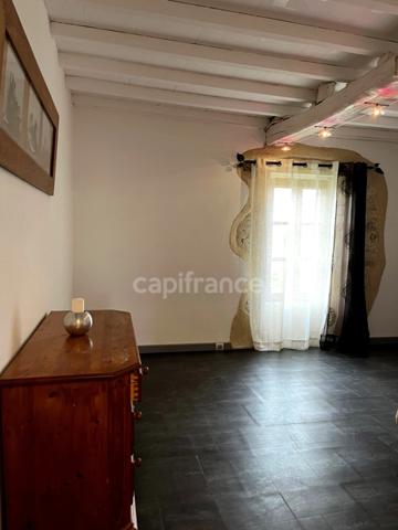 Domaine à vendre avec vue exceptionnelle à 360°, composé d'une bergerie réhabilitée, puis d'une grange et d'un kiosque à restaurer, sur 2,9 ha de terrain à LECTOURE (32)