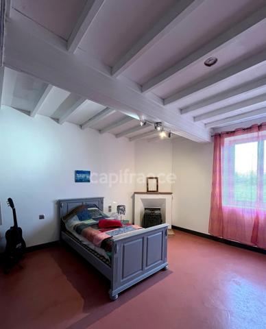 Domaine à vendre avec vue exceptionnelle à 360°, composé d'une bergerie réhabilitée, puis d'une grange et d'un kiosque à restaurer, sur 2,9 ha de terrain à LECTOURE (32)