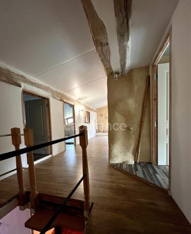 Domaine à vendre avec vue exceptionnelle à 360°, composé d'une bergerie réhabilitée, puis d'une grange et d'un kiosque à restaurer, sur 2,9 ha de terrain à LECTOURE (32)