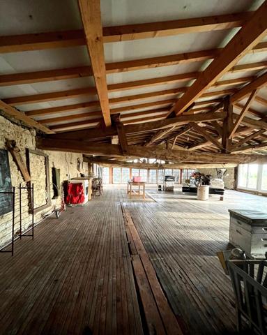 Domaine à vendre avec vue exceptionnelle à 360°, composé d'une bergerie réhabilitée, puis d'une grange et d'un kiosque à restaurer, sur 2,9 ha de terrain à LECTOURE (32)
