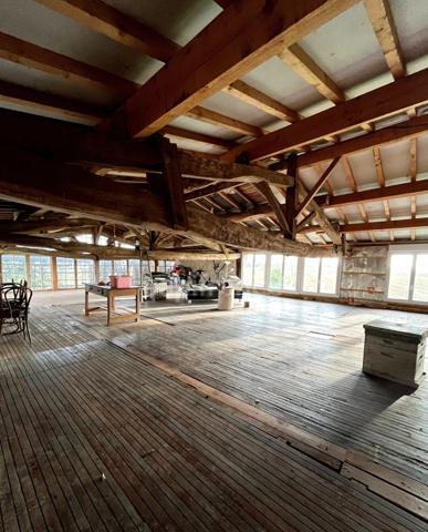 Domaine à vendre avec vue exceptionnelle à 360°, composé d'une bergerie réhabilitée, puis d'une grange et d'un kiosque à restaurer, sur 2,9 ha de terrain à LECTOURE (32)