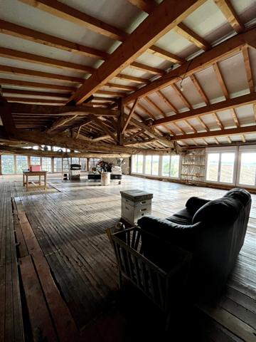 Domaine à vendre avec vue exceptionnelle à 360°, composé d'une bergerie réhabilitée, puis d'une grange et d'un kiosque à restaurer, sur 2,9 ha de terrain à LECTOURE (32)