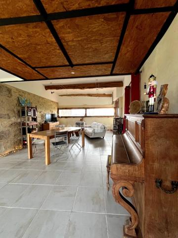 Domaine à vendre avec vue exceptionnelle à 360°, composé d'une bergerie réhabilitée, puis d'une grange et d'un kiosque à restaurer, sur 2,9 ha de terrain à LECTOURE (32)