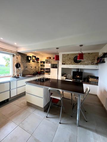 Domaine à vendre avec vue exceptionnelle à 360°, composé d'une bergerie réhabilitée, puis d'une grange et d'un kiosque à restaurer, sur 2,9 ha de terrain à LECTOURE (32)