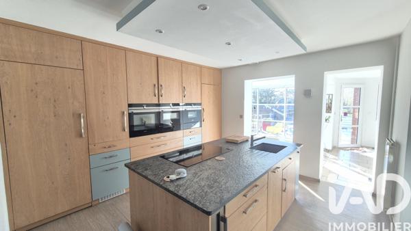 Maison à vendre 9 pièces 187 m² Saint-Amand-les-Eaux