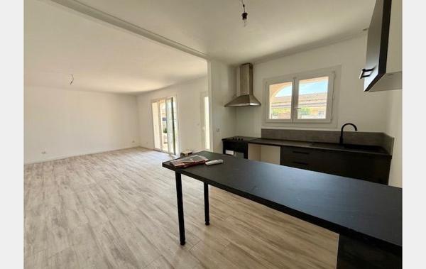 Vente Villa De plain pieds rénové(e) Lunel   