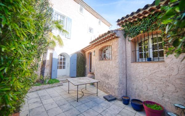 Maison à vendre    5 pièces • 130 m2 La Bastidonne