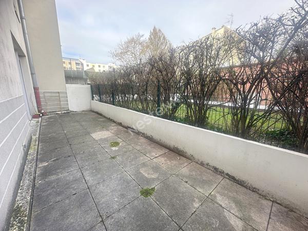 Appartement T2 VILLEURBANNE TOTEM, LIMITE LYON 3, TERRASSE, GARAGE ET CAVE