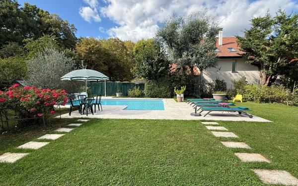 Maison à vendre    8 pièces • 200 m2 Le Plessis-Trévise