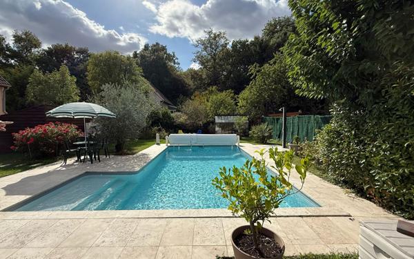 Maison à vendre    8 pièces • 200 m2 Le Plessis-Trévise