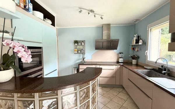 Maison à vendre    8 pièces • 200 m2 Le Plessis-Trévise