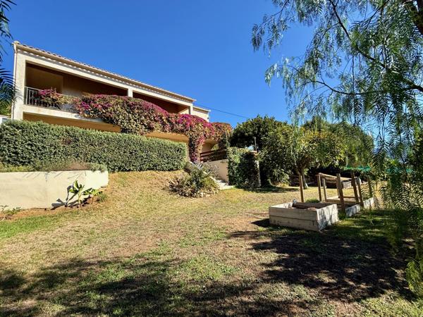 Alata (20167) Magnifique maison avec 2 appartements à Trova