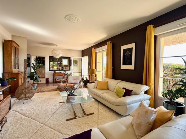 Alata (20167) Magnifique maison avec 2 appartements à Trova