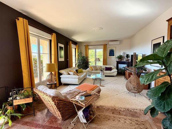 Alata (20167) Magnifique maison avec 2 appartements à Trova