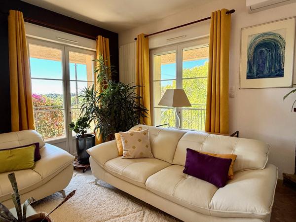 Alata (20167) Magnifique maison avec 2 appartements à Trova