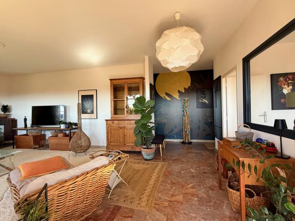 Alata (20167) Magnifique maison avec 2 appartements à Trova