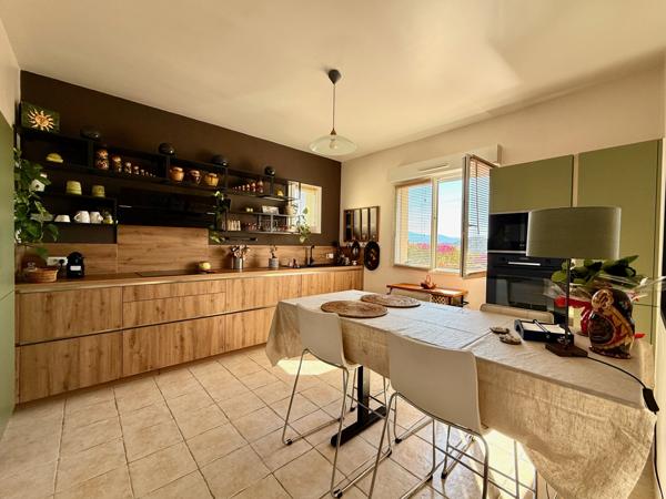 Alata (20167) Magnifique maison avec 2 appartements à Trova