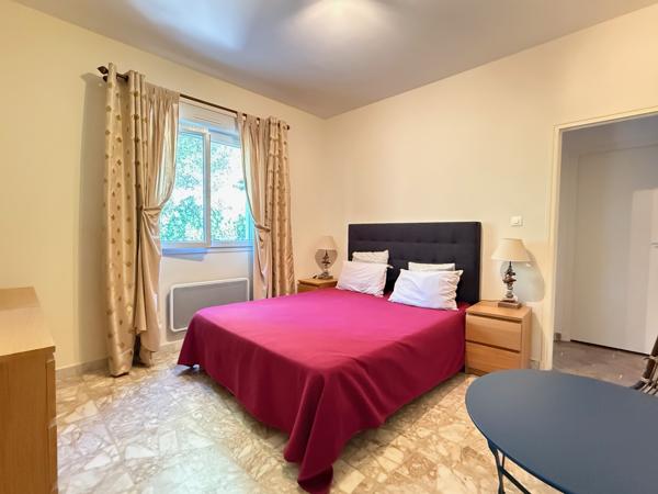 Alata (20167) Magnifique maison avec 2 appartements à Trova