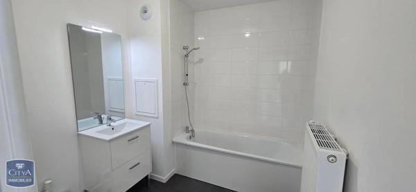 Appartement à louer 3 pièces 64.1m² Valenciennes (59300)