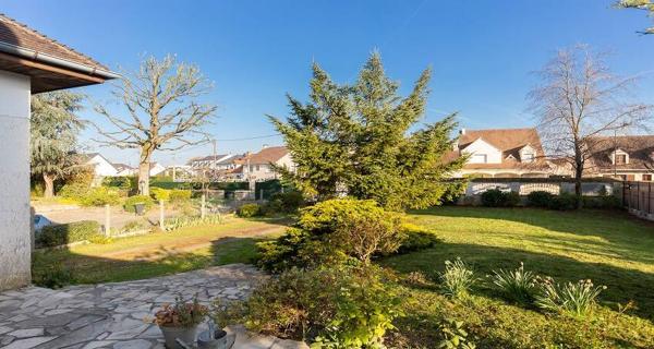 Maison La Queue En Brie 7 pièce(s) 140 m2