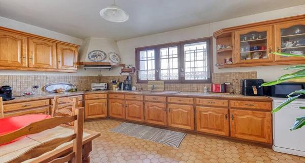 Maison La Queue En Brie 7 pièce(s) 140 m2