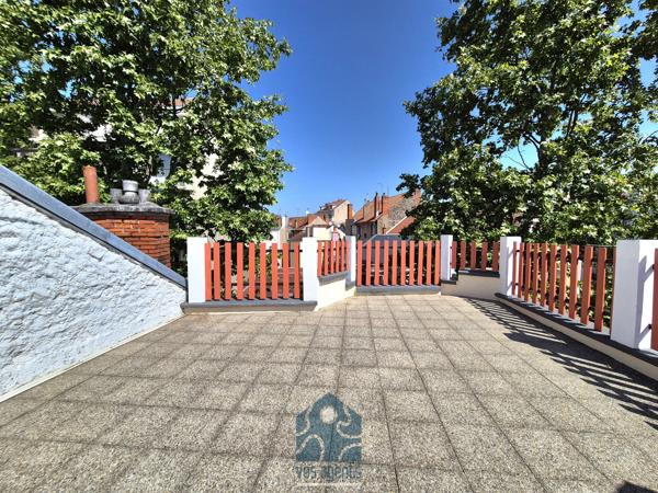 Immeuble de 4 appartements terrasses et caves