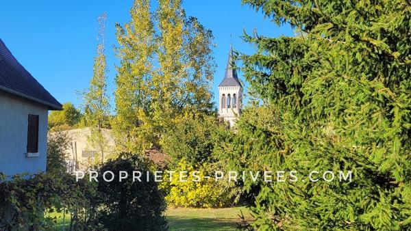 Maison St Pierre De Chignac. 4 chambres. Grand parking . Garage/atelier 50 m2.Terrain:2245 m2