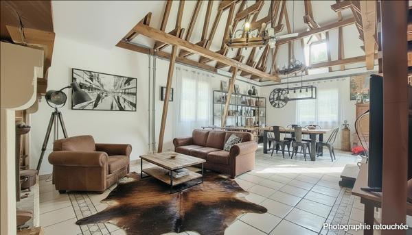 Maison St Pierre De Chignac. 4 chambres. Grand parking . Garage/atelier 50 m2.Terrain:2245 m2