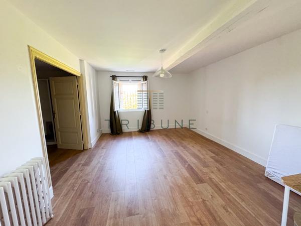 Maison 8 pièce(s) 5 chambre(s) 340 m²