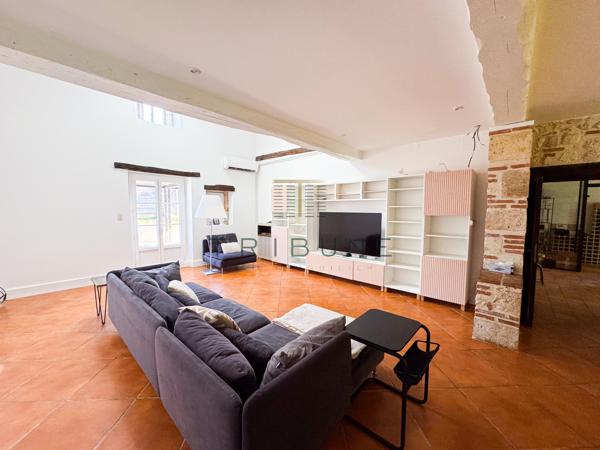 Maison 8 pièce(s) 5 chambre(s) 340 m²