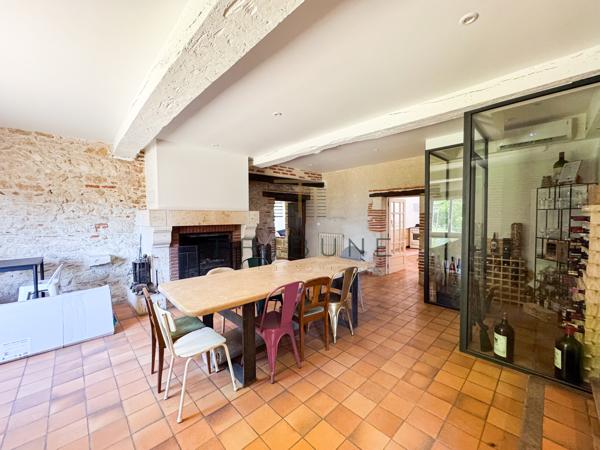Maison 8 pièce(s) 5 chambre(s) 340 m²