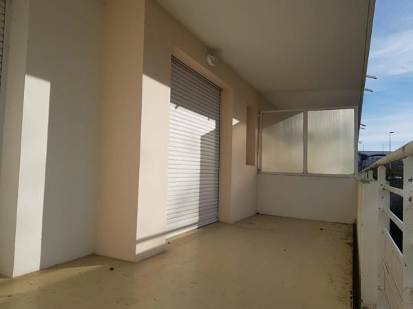 T2 MEUBLÉ AVEC BALCON ET PARKING