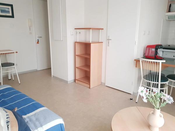 T2 MEUBLÉ AVEC BALCON ET PARKING