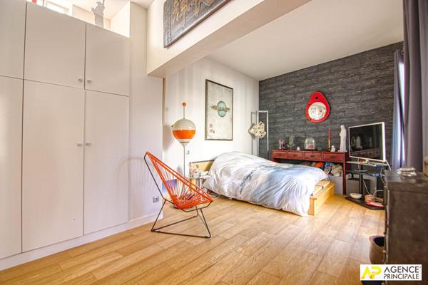 Versailles Notre-Dame les Prés - Appartement 8 pièces de 322 m² situé au 1er étage avec terrasse + 2 places de parking €2 400 000 ** - Référence 27620
