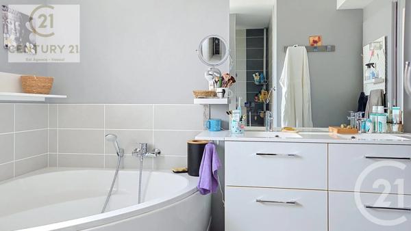 Maison à vendre  7 pièces - 165,80 m 2   NEUVELLE LES CROMARY  - 70
